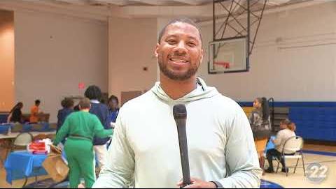 WITN 22 News | Council Member Hackett Thanksgiving meal at "Hicks" Anderson Community Center