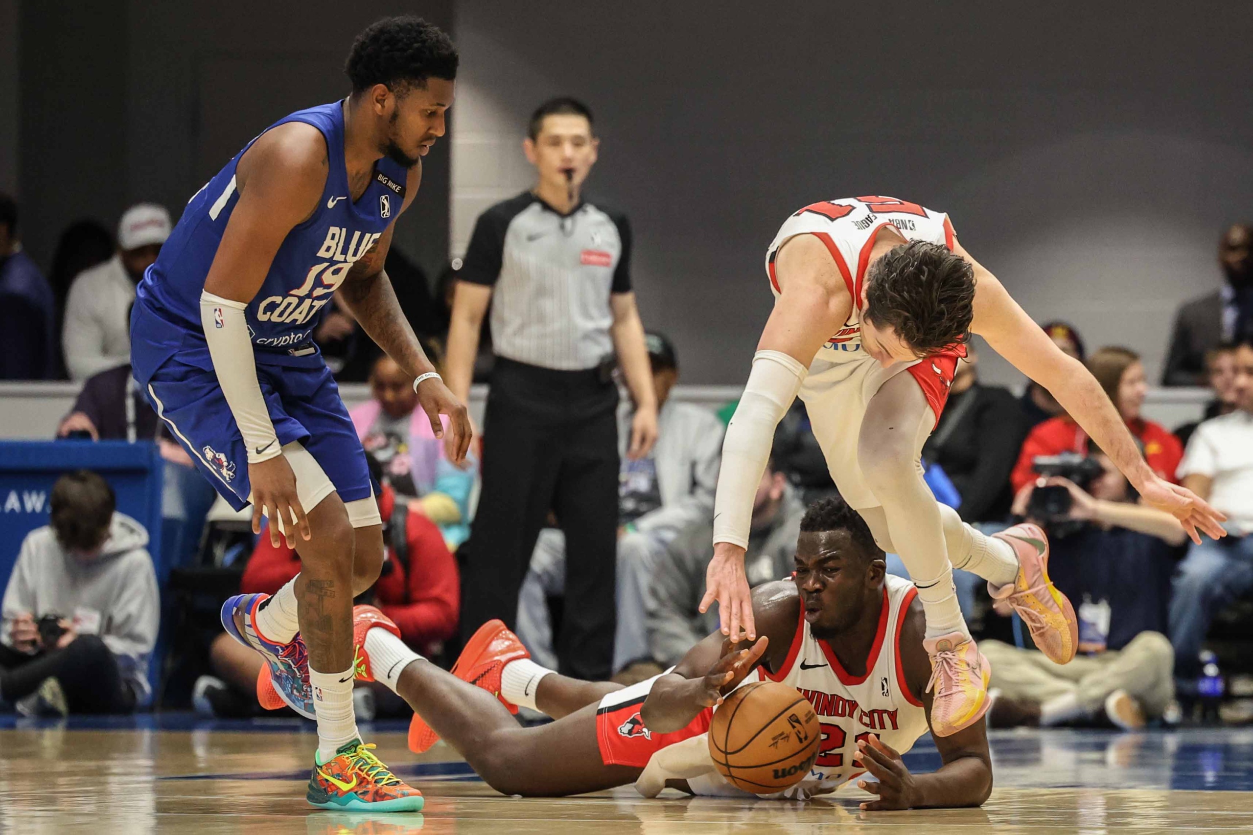 BLUE COATS DOMINATE IN SEASON OPENER, DEFEAT WINDY CITY 116-97